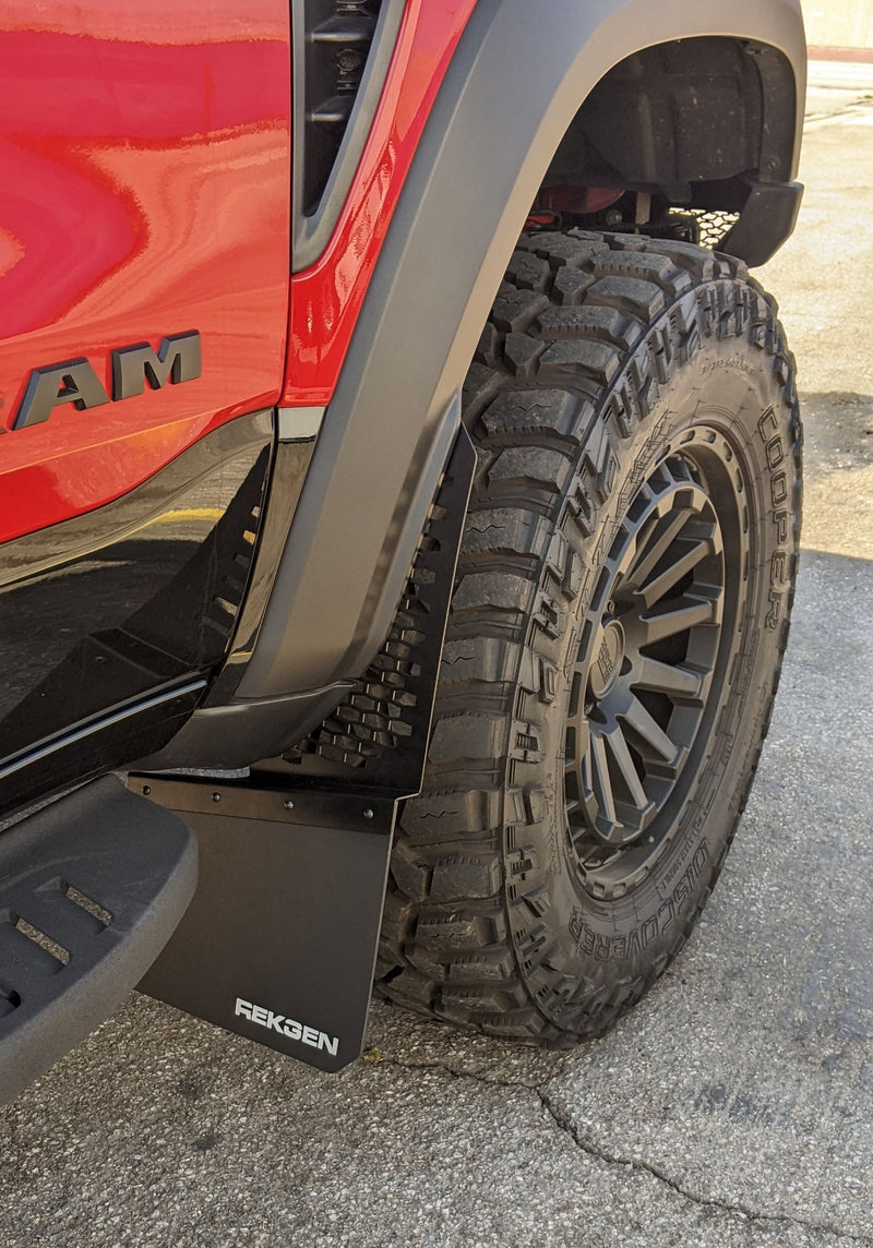 Load image into Gallery viewer, REK-mesh Baja Universal Offset Mud Flaps- 1 Set = 2 Flaps